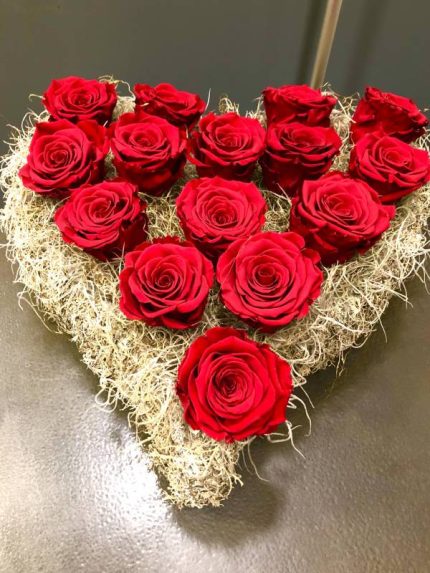 Καρδιά με Τριαντάφυλλα Κόκκινα Νaomi Φυσικά